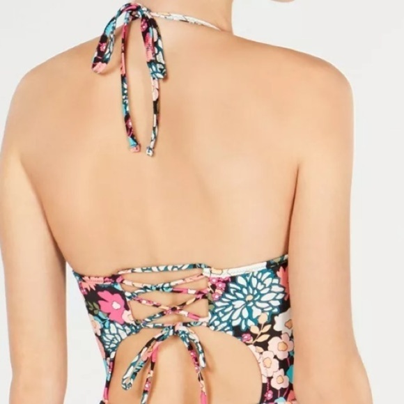 SUNDAZED Printed Willa Twist One Piece Swimsuit - Picture 4 of 9